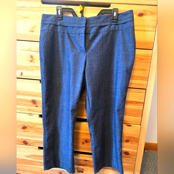 MAURICE'S BLUE DRESSY CAPRIS. SIZE 11/12. - Picture 1 of 9